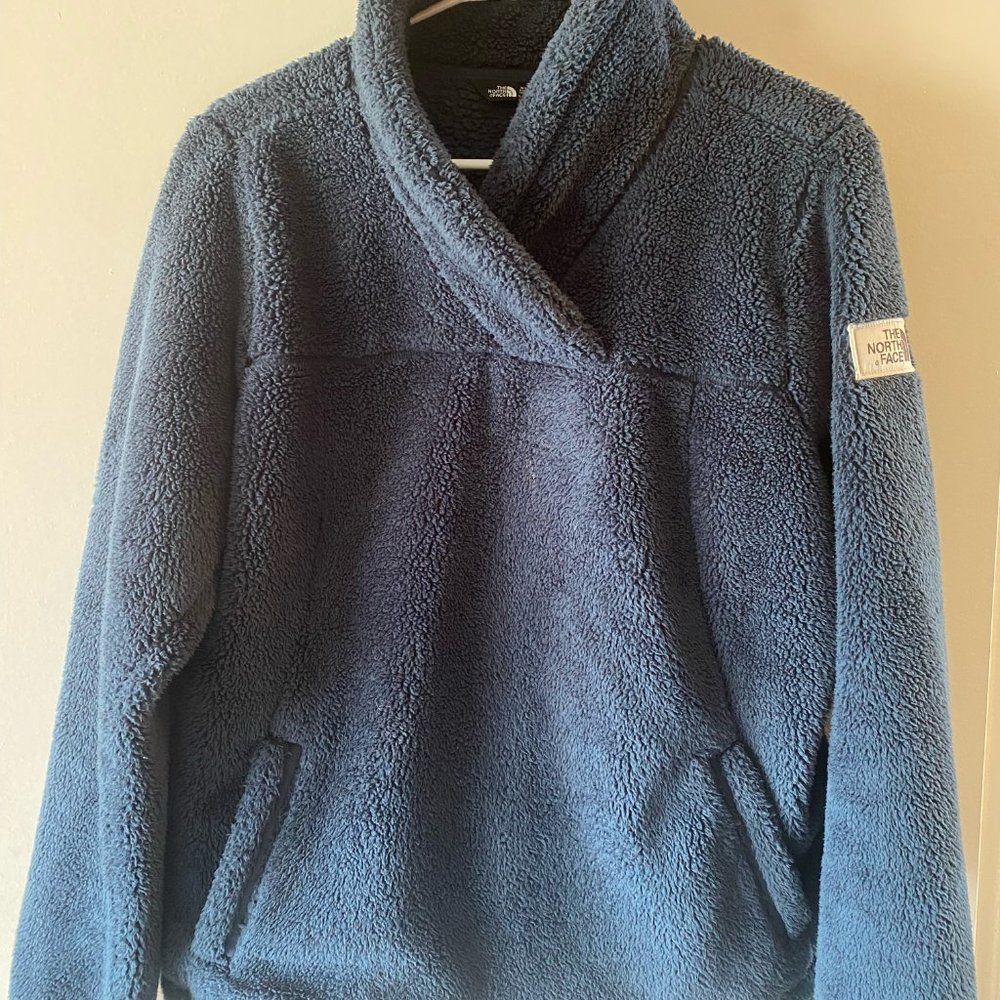 North Face Womens Campshire Pullover Sweater Size L Sherpa Cowl Neck Navy Warm